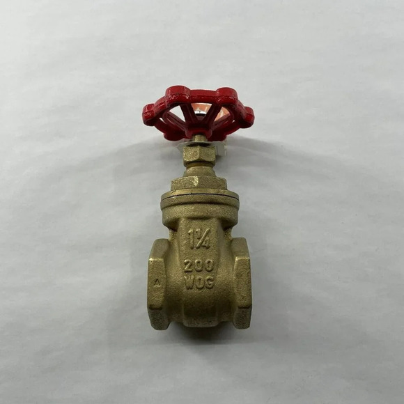 Mueller Global Gate Valve Threaded Valve 1-1/4" 200 W0G Manual Operation - Picture 1 of 7